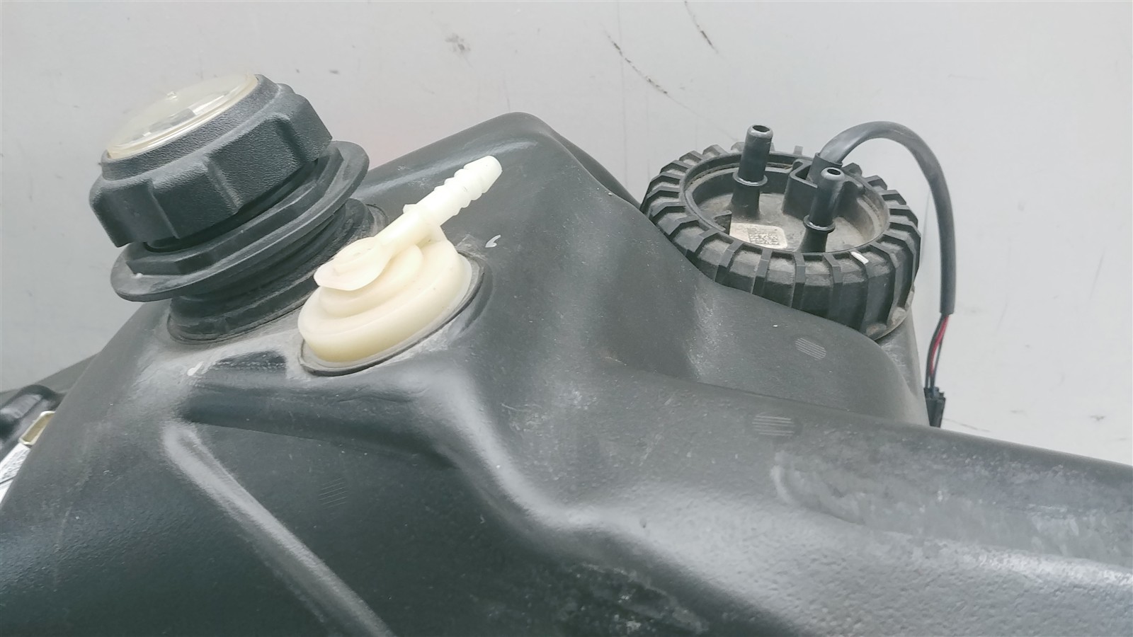 2014 Polaris Switchback Assault 800 Gas Tank w Fuel Pump & Gauge Cap Complete