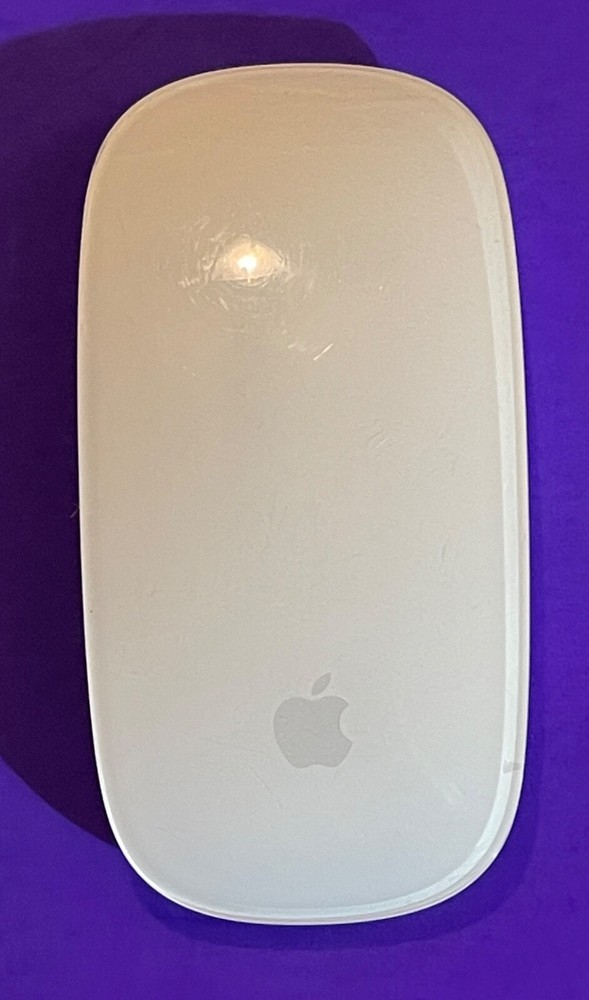 Apple A1657 Magic Mouse 2 Wireless Mouse - Silver (MLA02LL/A) Works Perfect!