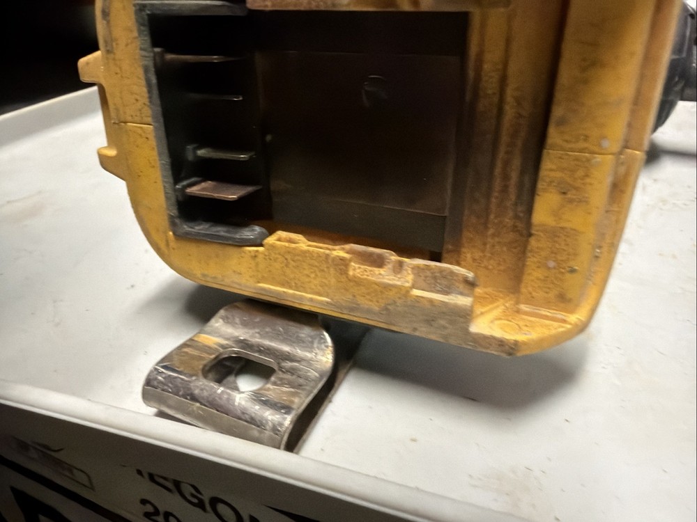 Dewalt DCF885 Used No Battery