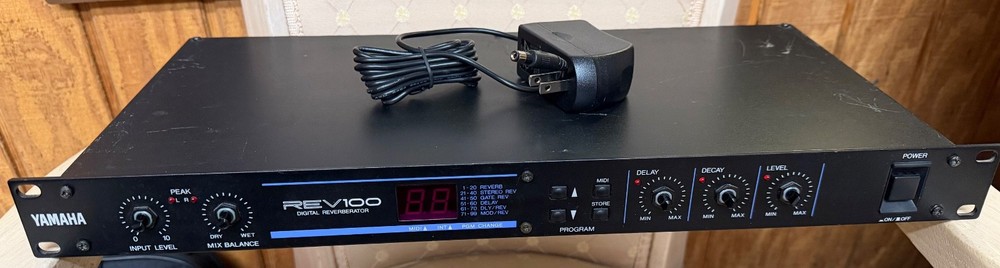Yamaha REV100 Digital Reverberator Effect Processor