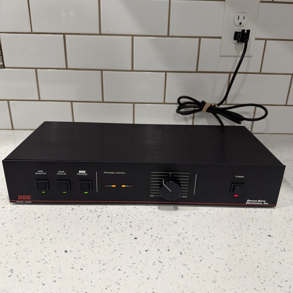 BBE BARCUS-BERRY MODEL 2002R SIGNAL PROCESSOR SONIC MAXIMIZER
