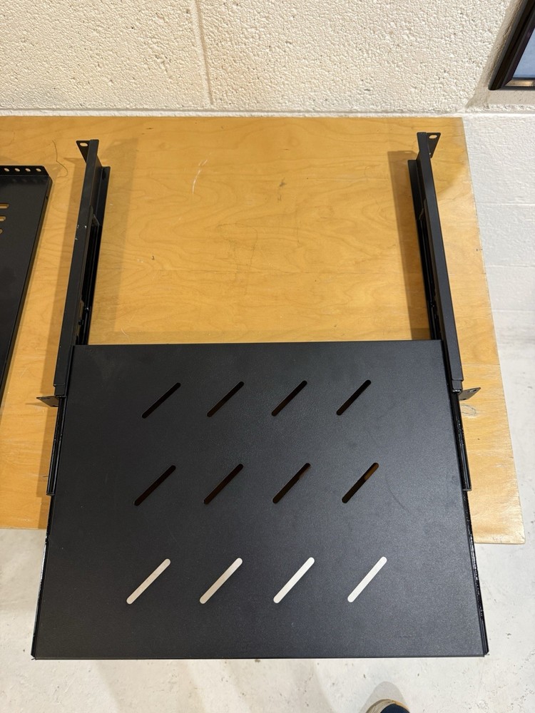 Sliding Server Shelf 1U 19" and 2 shelves