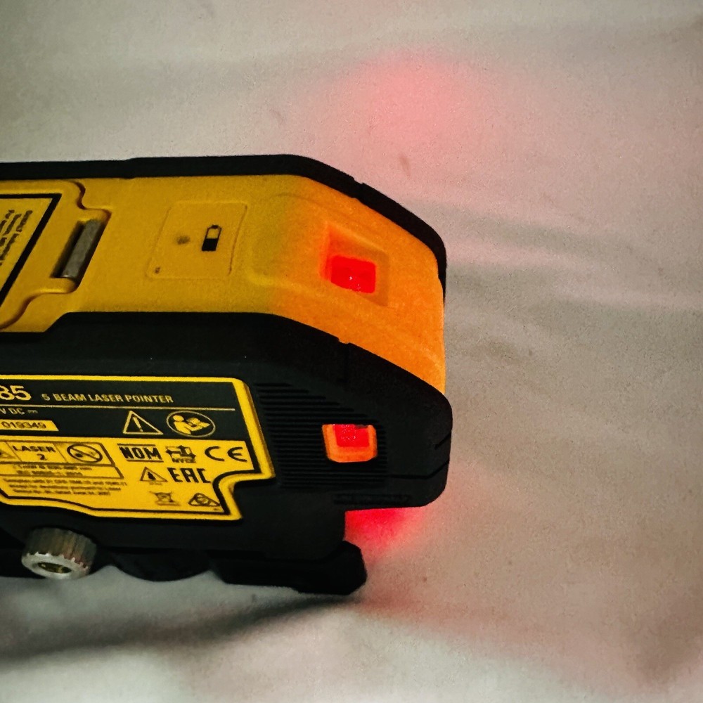 Dewalt DW085 Laser Level READ!! PARTS