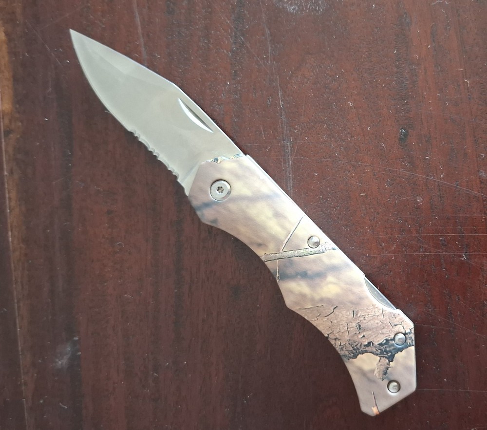 Pocket Knife. Collectable. Mossy Oak. Single Blade.