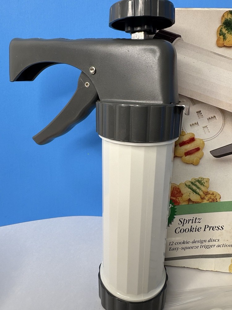 Wilton Spritz Cookie Press With 12 Disc Design Large Barrel Easy Squeeze Trigger