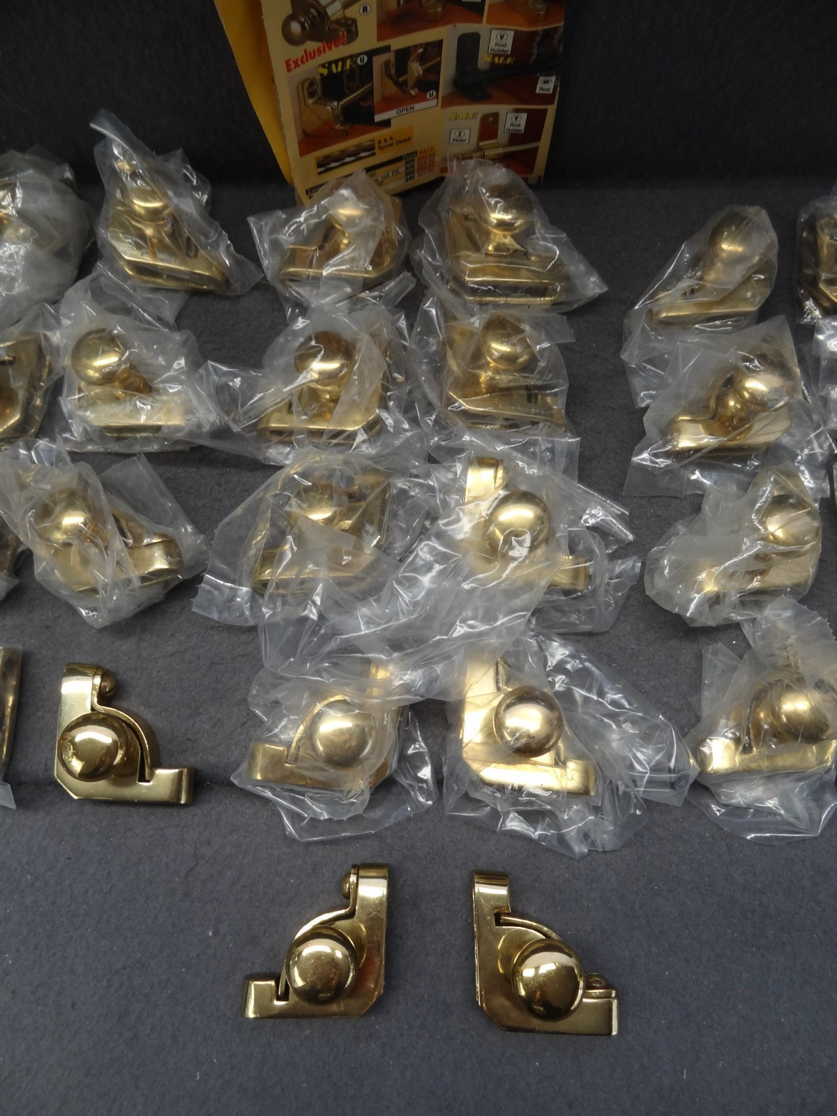 LOT (26) Carpet Rod Corner Brass Knob Bracket 13-PAIR VTG Stair Runner Rug 90s