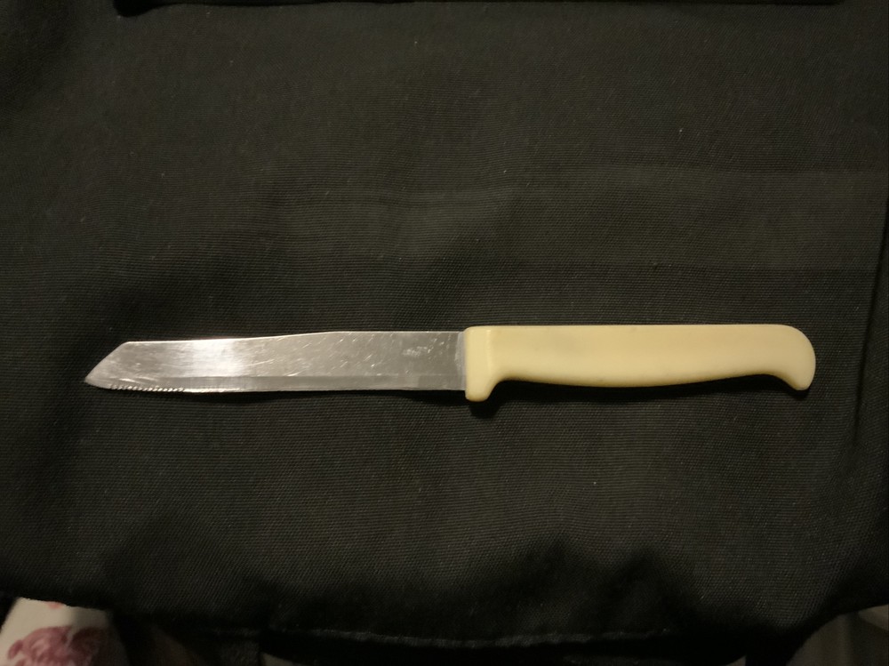 Quikut Utility Knife 3.5" Blade Ivory Colored Handle
