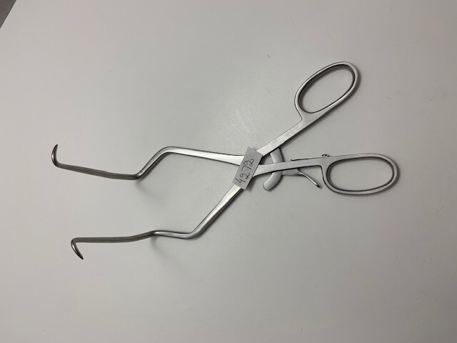 Rogozinski Reverse Angle Retractor Large 9"  Length to Bend 8.5" Depth 4"