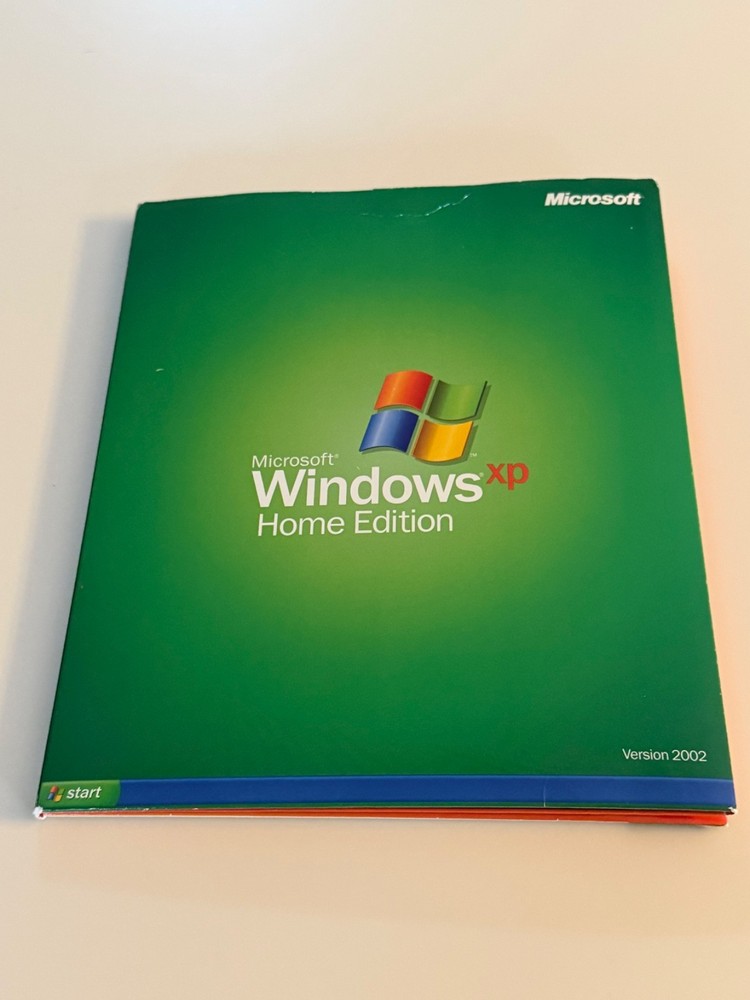 MICROSOFT Windows XP Home Edition Version 2002 with Product Key & XP Update Disc