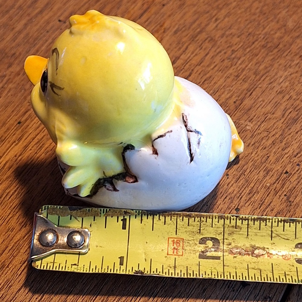 Vintage Chicks Hatching Eggs Ceramic Figurines Easter/Spring 2.5" Tall