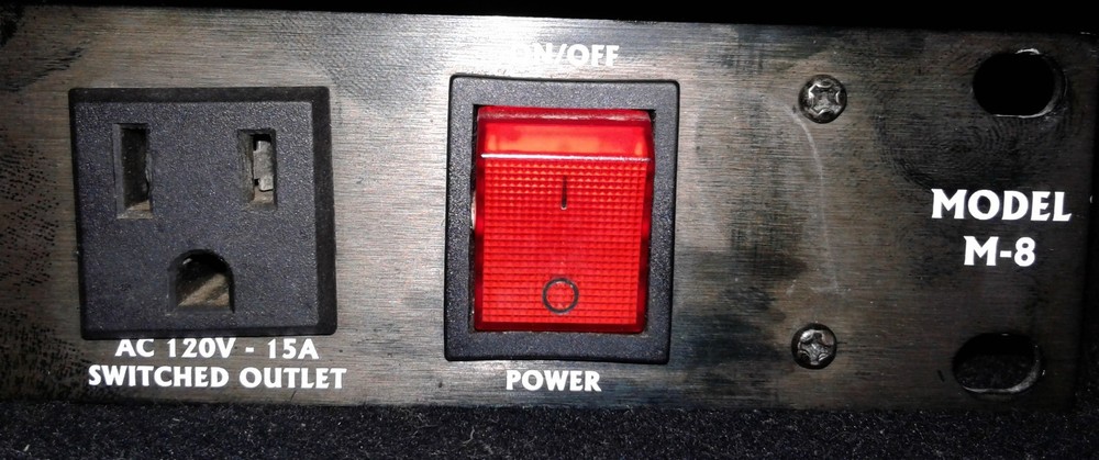 FURMAN MERIT SERIES M-8 POWER CONDITIONER.