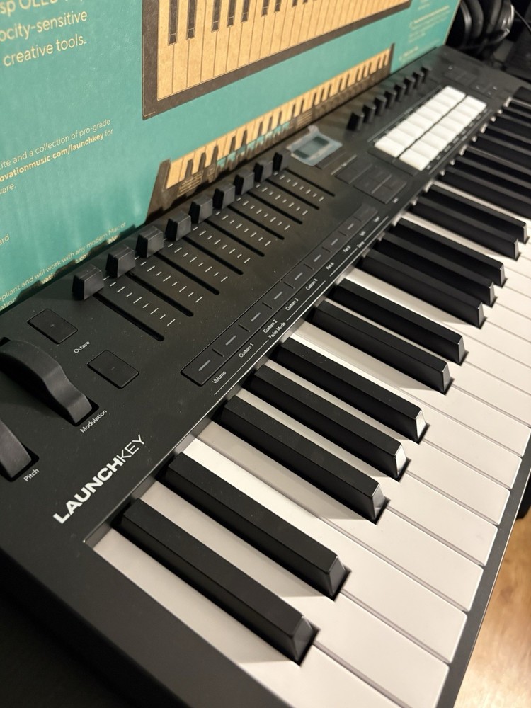 Novation Launchkey 49 MK4 49-Key Midi Keyboard Controller