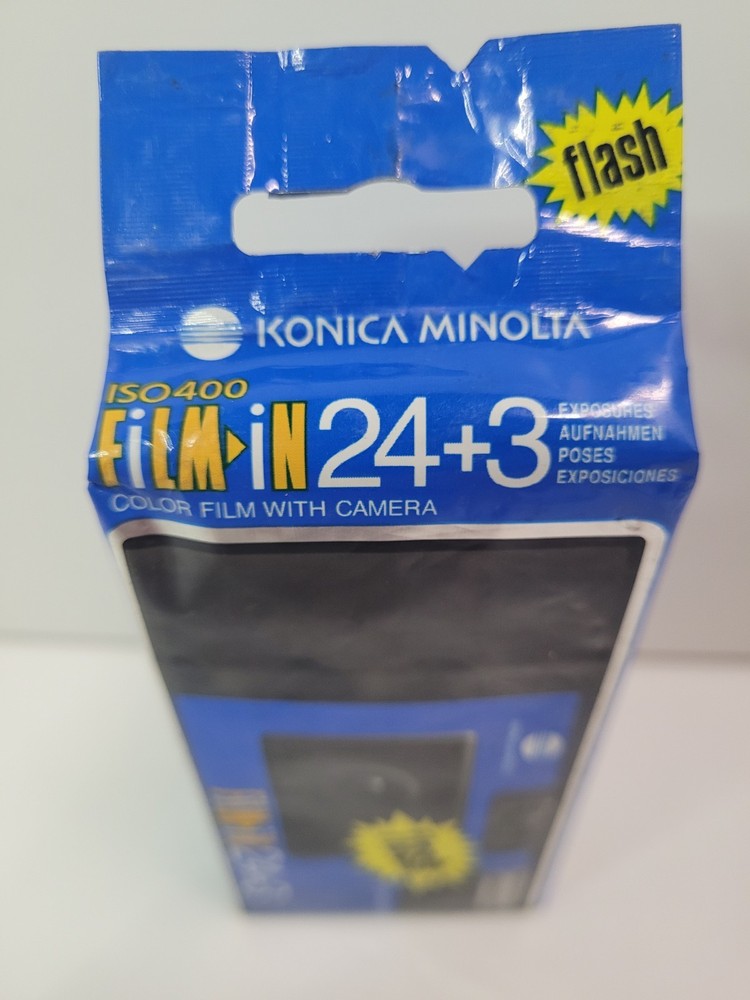 Konica Minolta - camera + film - NEW ( B379 )