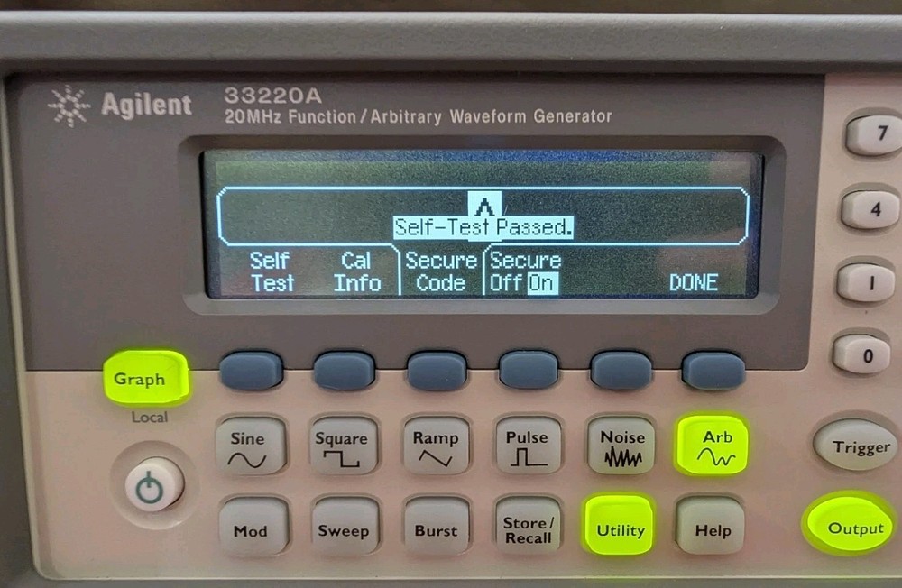Agilent 33220A 20MHz Function/Arb Waveform Generator - Very Good Condition