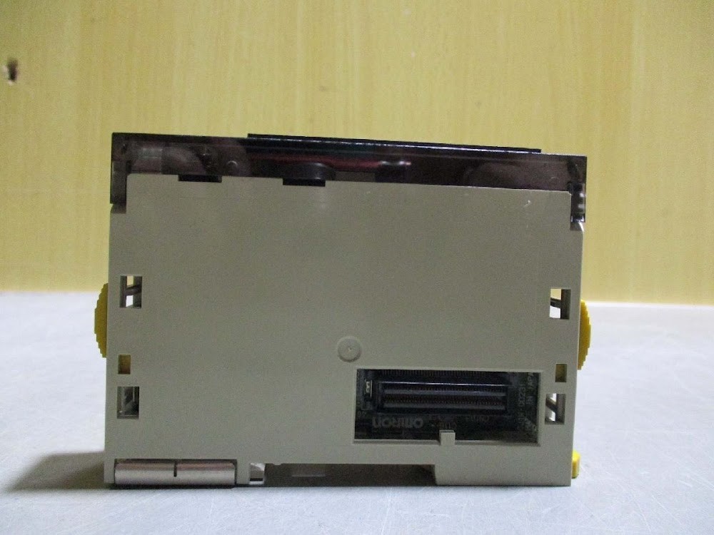 OMRON CJ1W-OD231 Output Unit Module Qty 2 USED