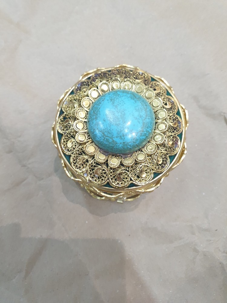 Islamic box with on natural stone