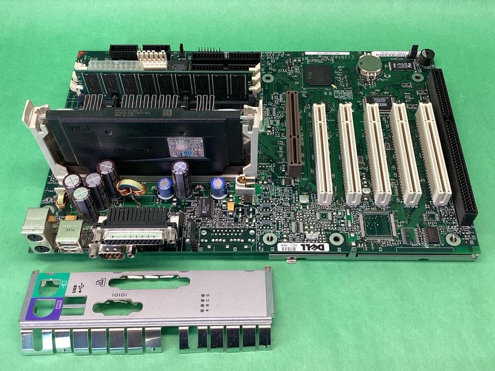 Vintage Dell Motherboard E139761 + Pentium III 3 CPU Processor + RAM - UNTESTED