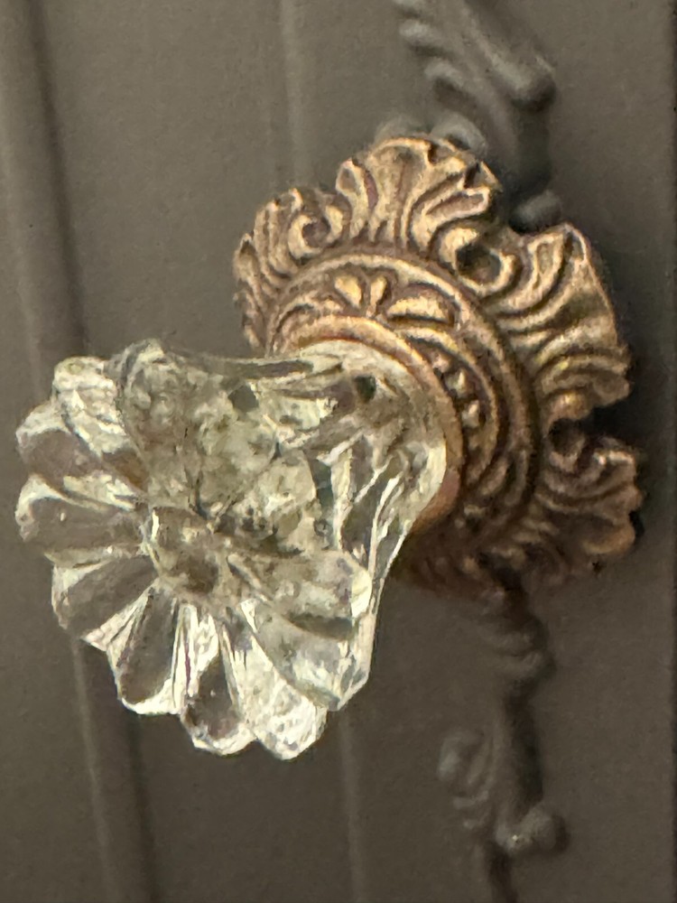 Antique Brass w/Glass Drawer Pulls Hardware Handles Vintage Cabinet Door Knobs