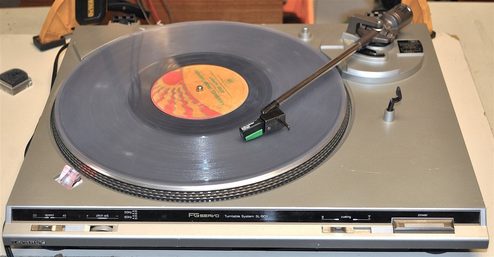 TECHNICS F.G. SERVO SL-BD1 TURNTABLE GOOD CONDITION SCHOOL SURPLUS