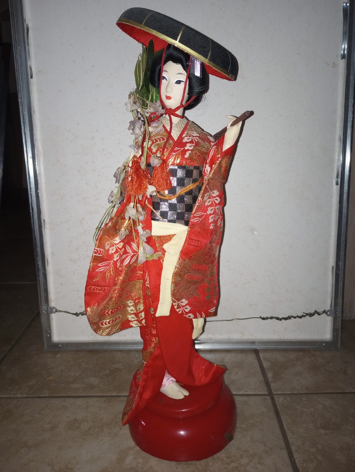 Vintage Nishi & Co. Japanese Geisha Musical Rotating Base