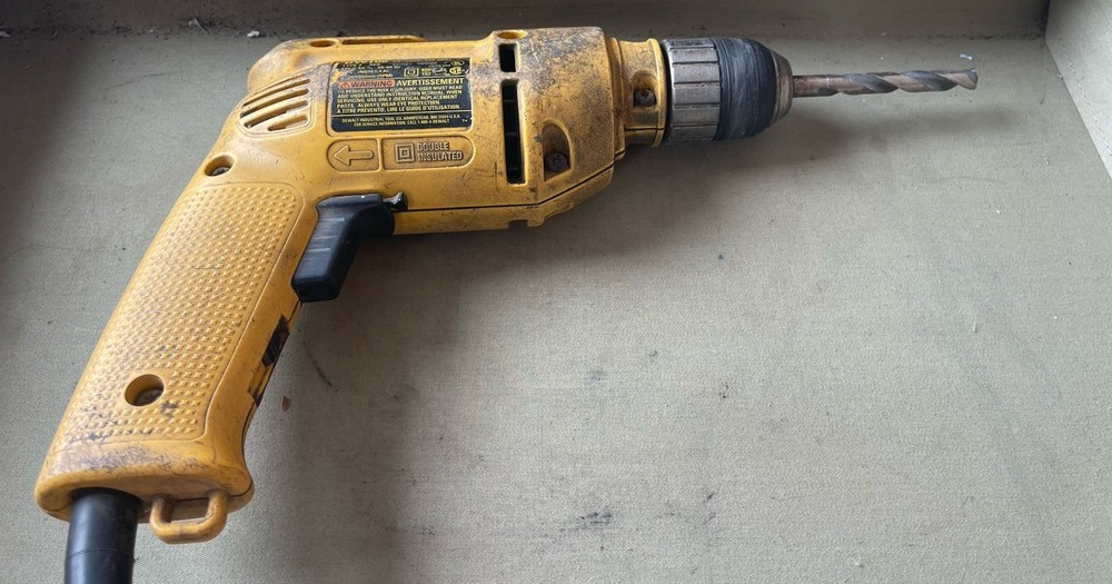 DEWALT DW106 VSR Corded 3/8" Keyless Chuck Variable Speed Reversible Drill