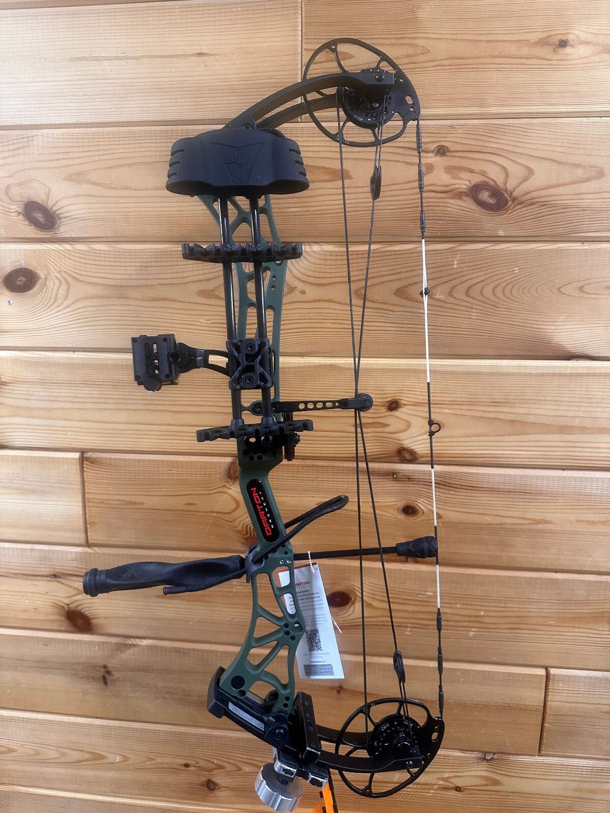 New Darton Consequence 31 LH 70# OD Green w/Black Limbs Ready Hunt Package Bear