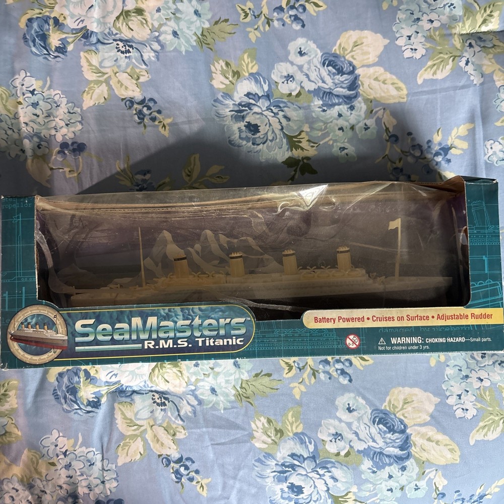 Seamaster RMS Titanic battery powered still in box