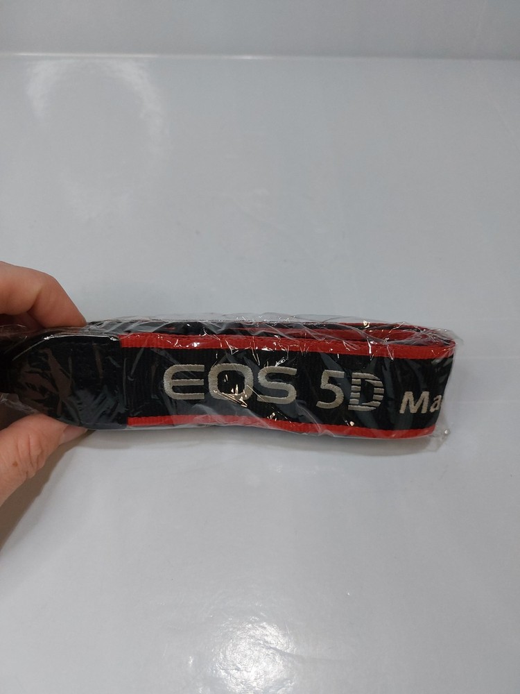 Canon EOS 5D mark IV camera shoulder strap MINT Genuine