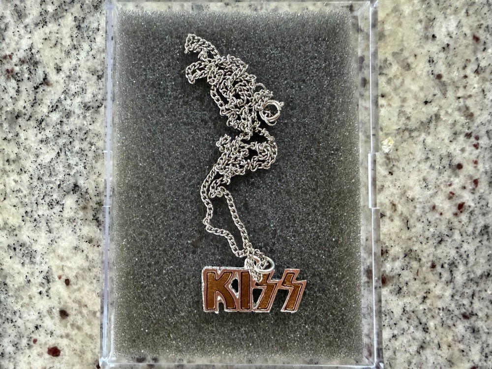 KISS 1978 SILVER ORANGE LOGO MEXICO NECKLACE AUCOIN VINTAGE GENE PAUL ACE RARE🔥