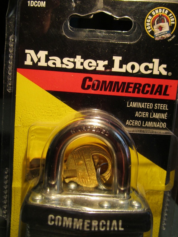 Master Lock 1DCOM Padlock, Keyed Different, Standard Shackle, Rectangular Steel