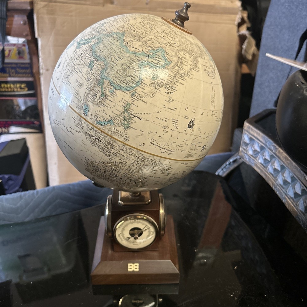 Globe World Classic Series Barometer