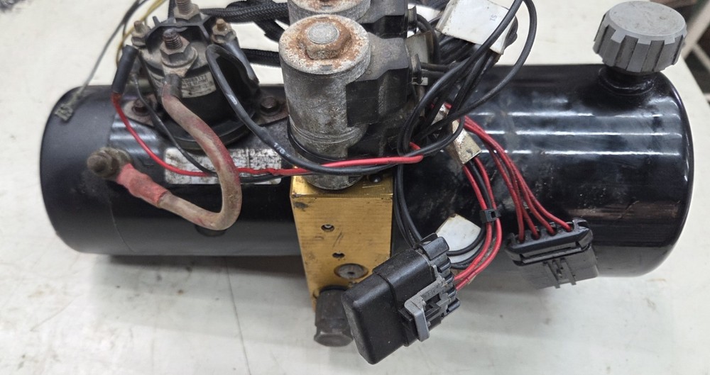 Blizzard Plow Hydraulic Unit
