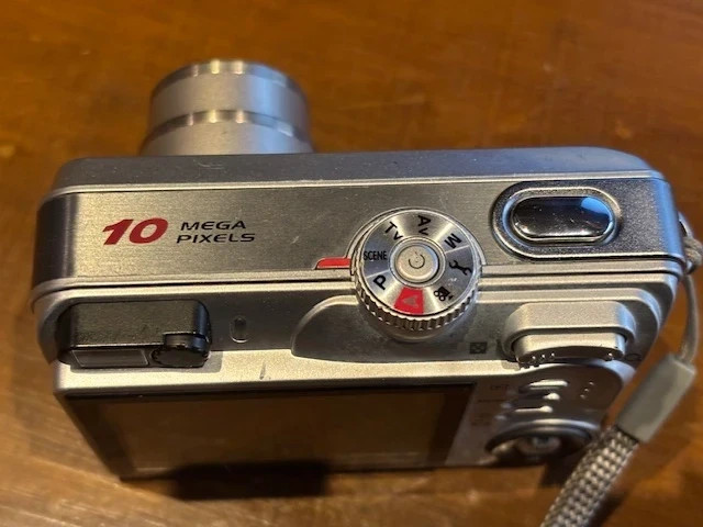 Technika SH-A366 10MP Digital Camera – 3x Super Zoom – Untested