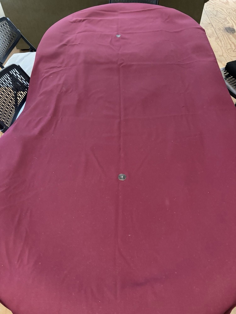 Used 9ft Simonis 960 Red Pool Table Felt 9ft, Great Condition