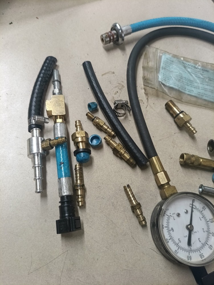 MATCO TOOLS FUEL PRESSURE TESTING KIT MODEL: FIT448 Complete kit