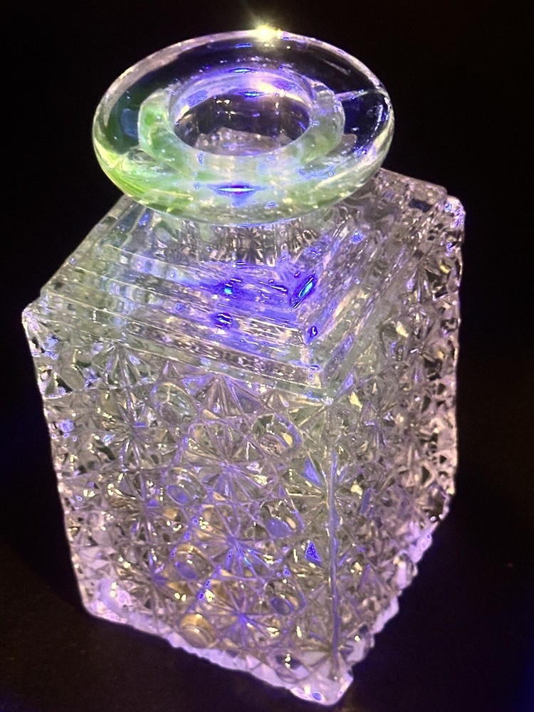 Daisy & Button Decanter Perfume EAPG 1880’s Slight Glow 10oz