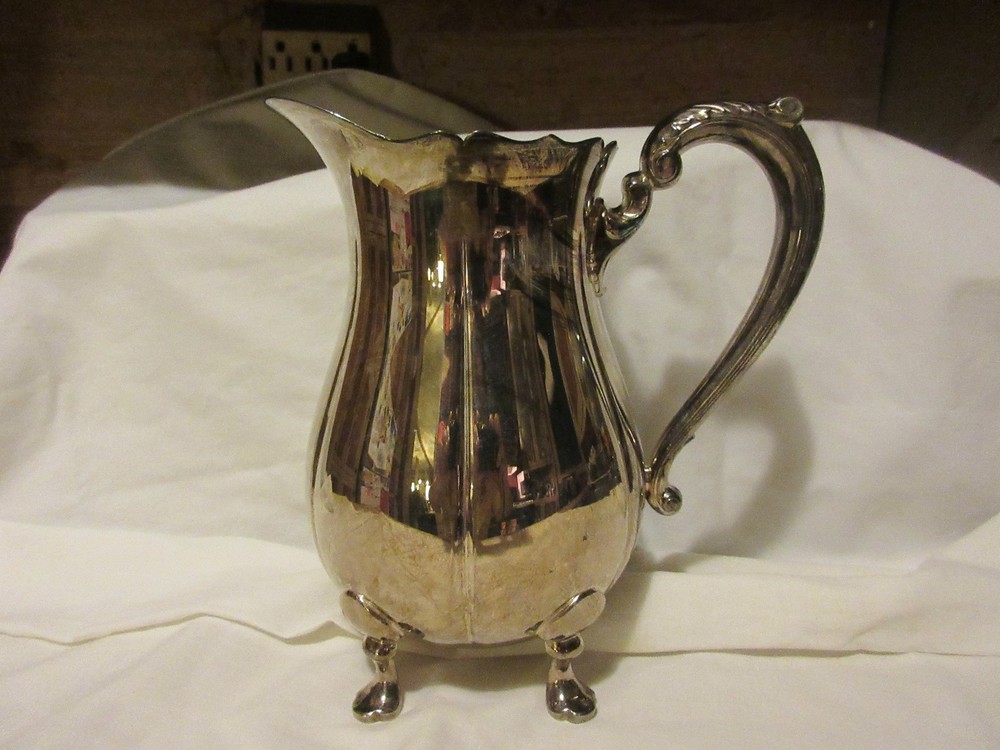 Lunt Silverplate Footed Pitcher, Stamped B-140, 9" Tall