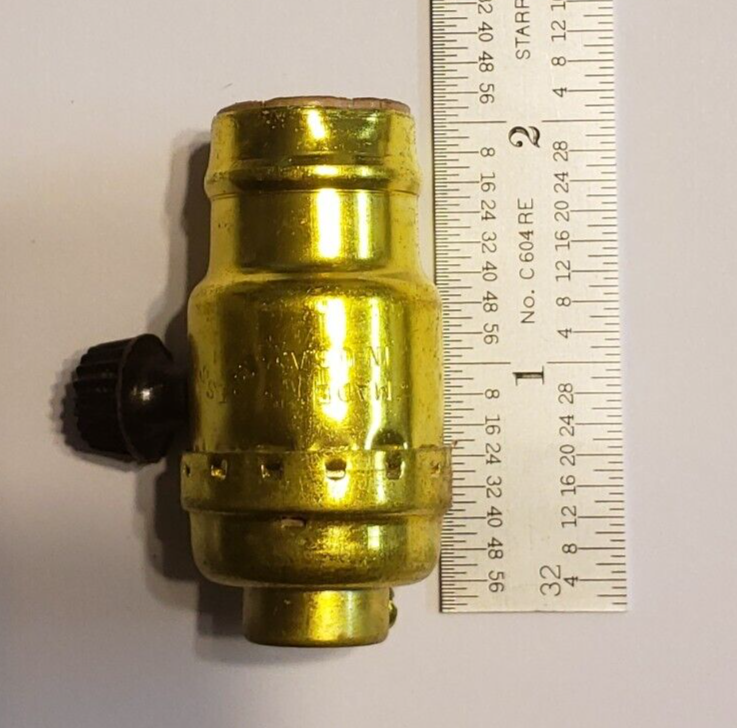 Leviton - E-17 Turn Knob Single Circuit Socket with 1/8ips NEW 512G