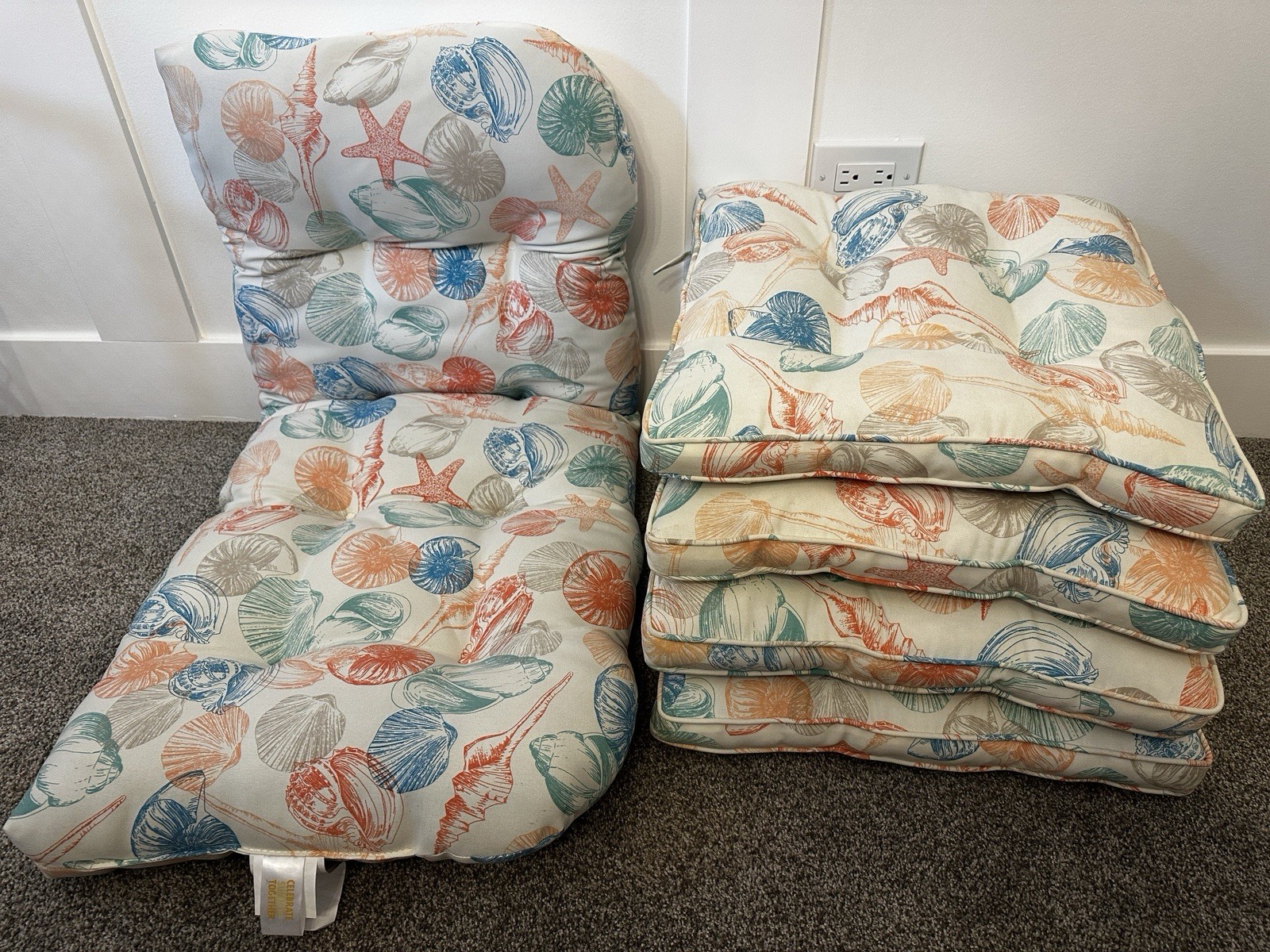 OUTDOOR Patio CHAIR Tufted CUSHIONS (4)  & Love Seat (1) BRAND NEW - 5 Total