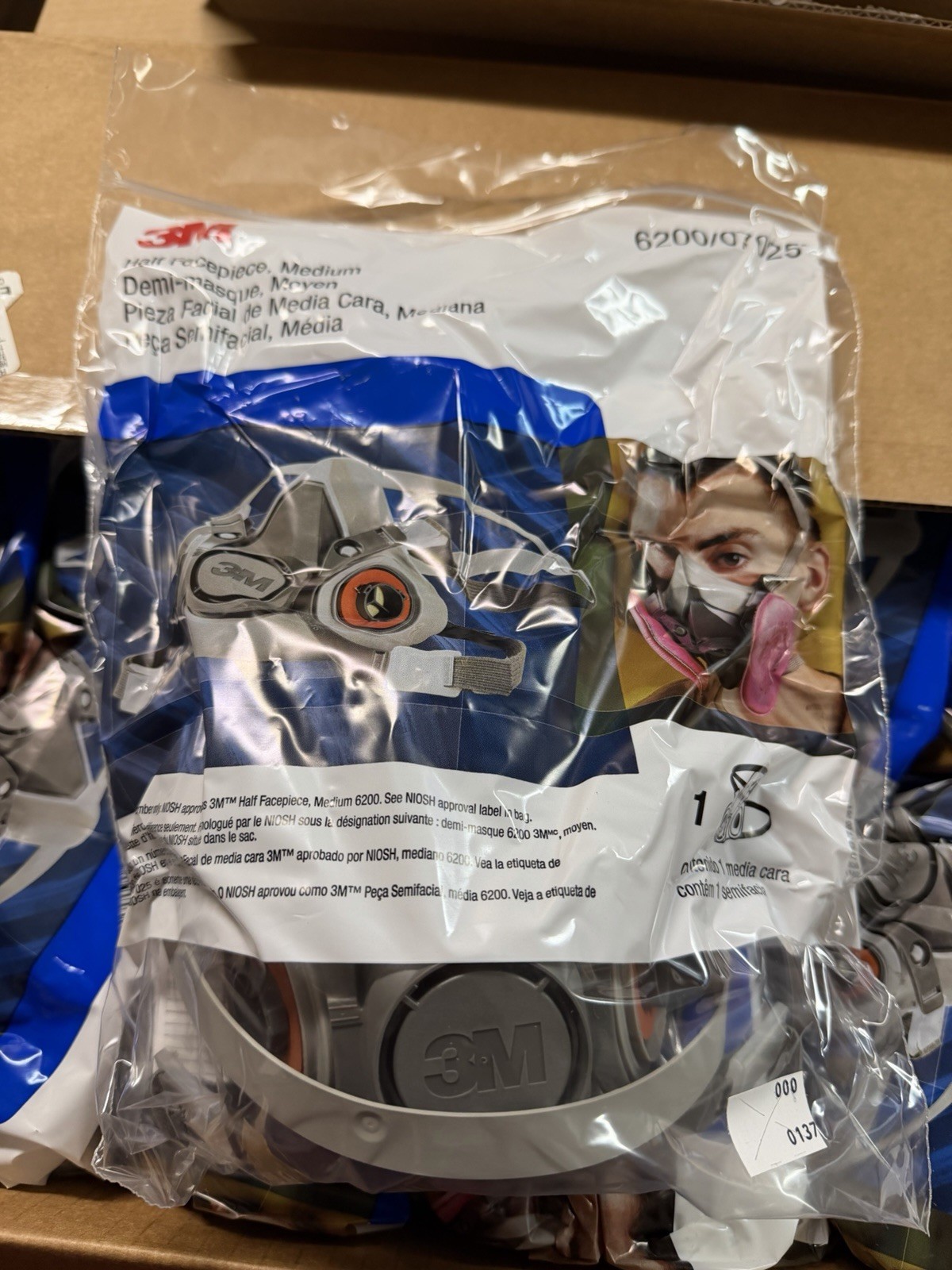 ✨ 3M 6200 Half Facepiece Reusable Respirator – Box of 24 – Size Medium ✨