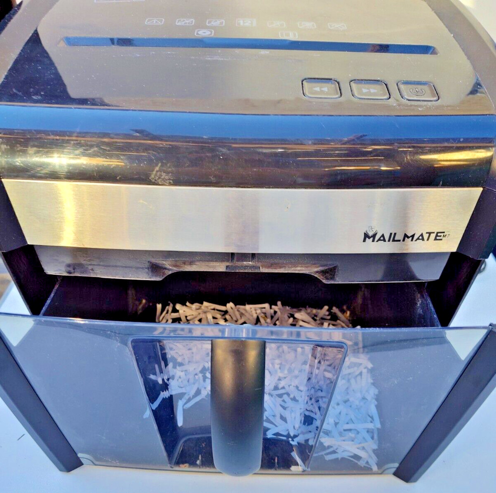 Staples Mailmate M7 Shredder Model SPL-TXC12M7A Card/CD/Document Shredder