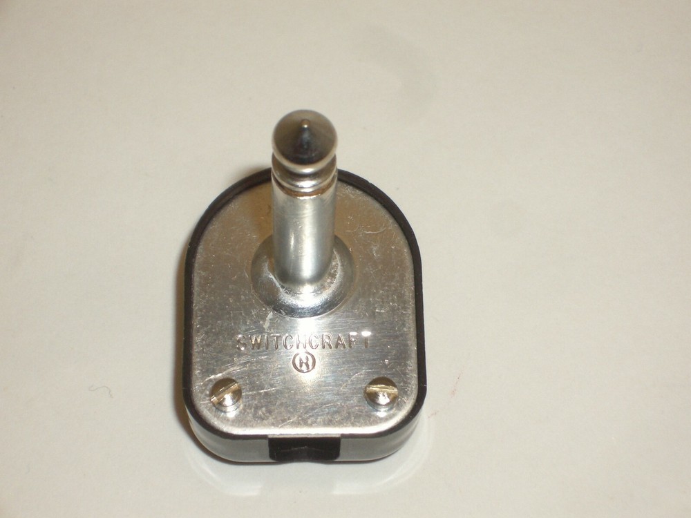 SWITCHCRAFT 220 1/4" MONO TS RT ANGLE BLACK AUDIO CONNECTOR PLUG SCREW TERM