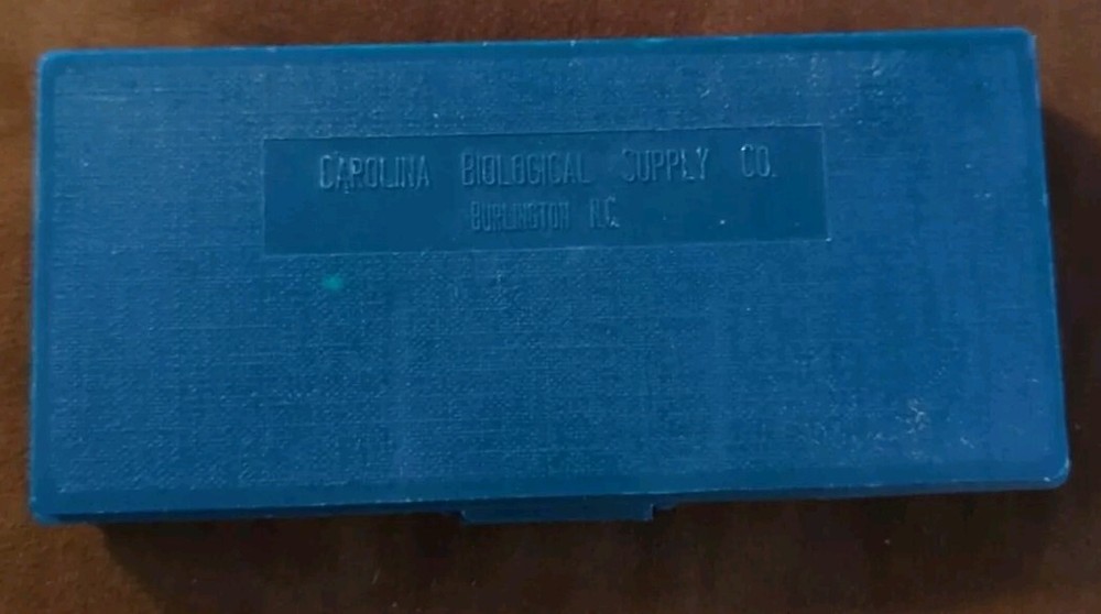 Carolina Biological Supply Co. Dissecting Kit.