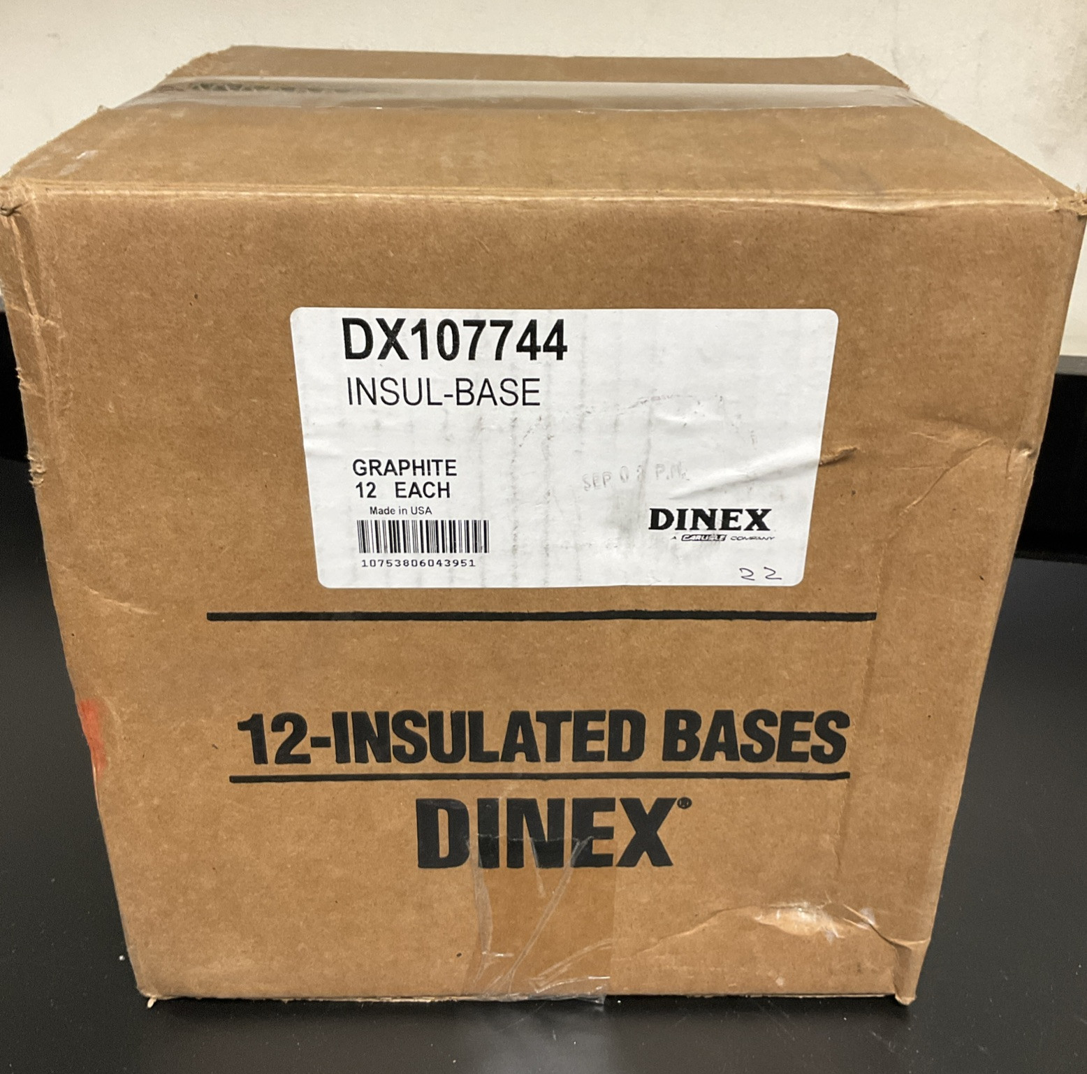 Box of 12 Dinex Insulated Bases DX107744 Graphite
