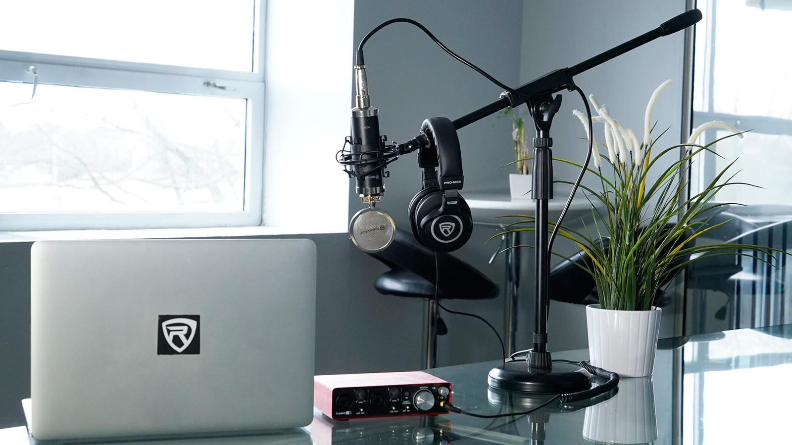 Rockville Kick Drum/Guitar Amp Mic Stand, Steel Round Base+Fixed Boom+Rubber Pad