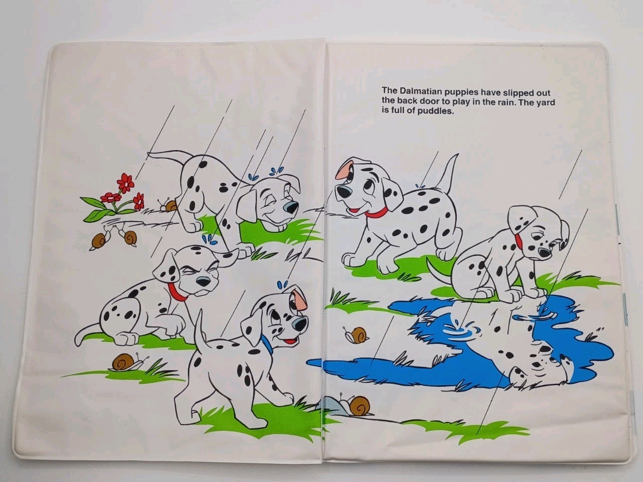Vtg.1992 The Walt Disney Co. 101 Dalmatians Lots Of Spots Soft Vinyl Bath Book