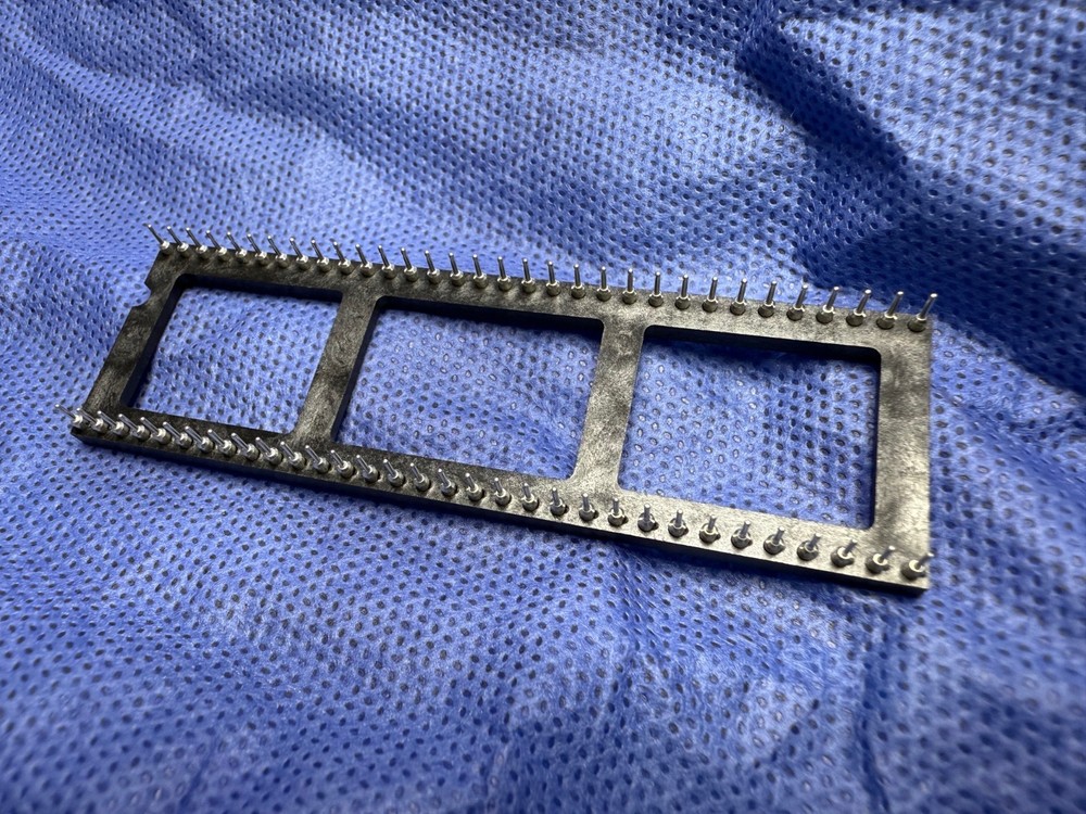 Commodore Amiga A500 / A2000 - 68000 CPU IC Socket - 64-pin