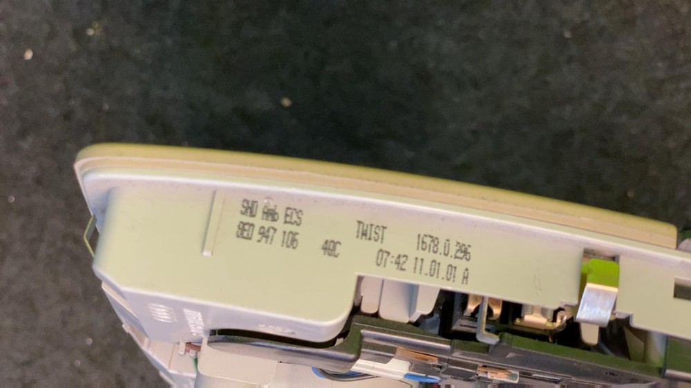 AUDI A4 FRONT ROOF CONSOLE SWITCH 8E0951177 / 8E0947106