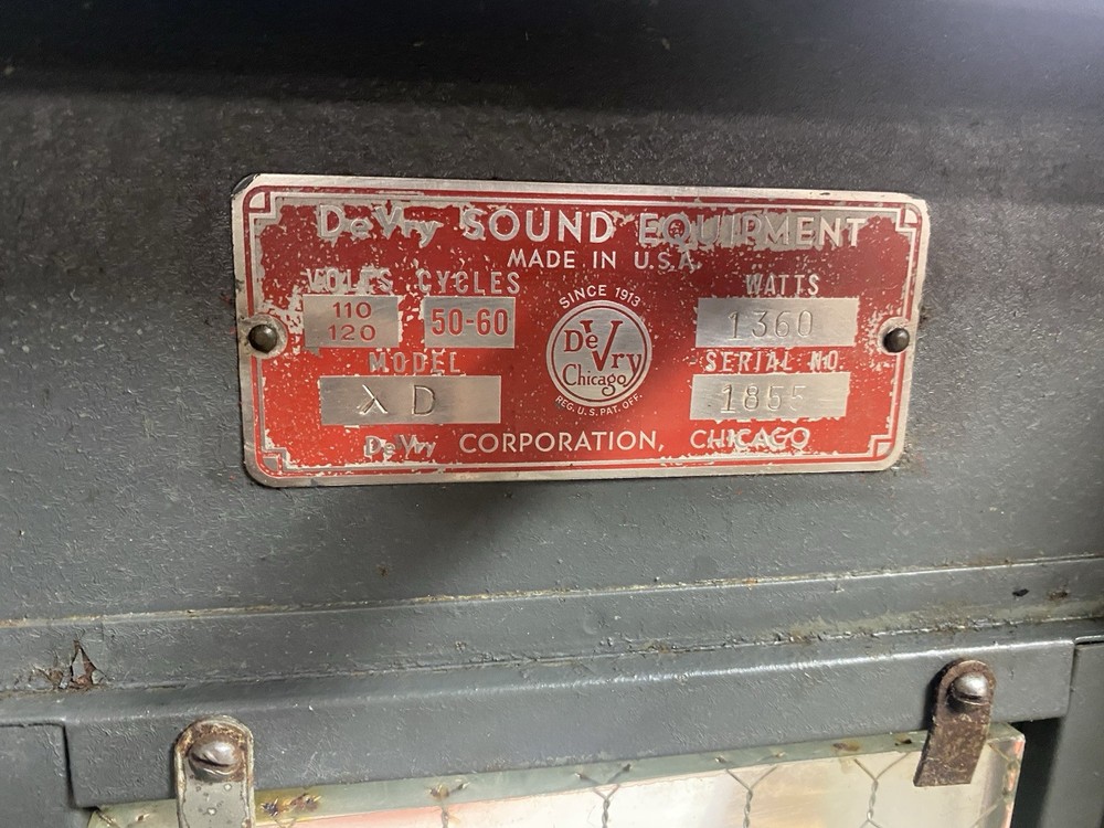 DEVRY XD 35mm Model XD (2810) Film Projector