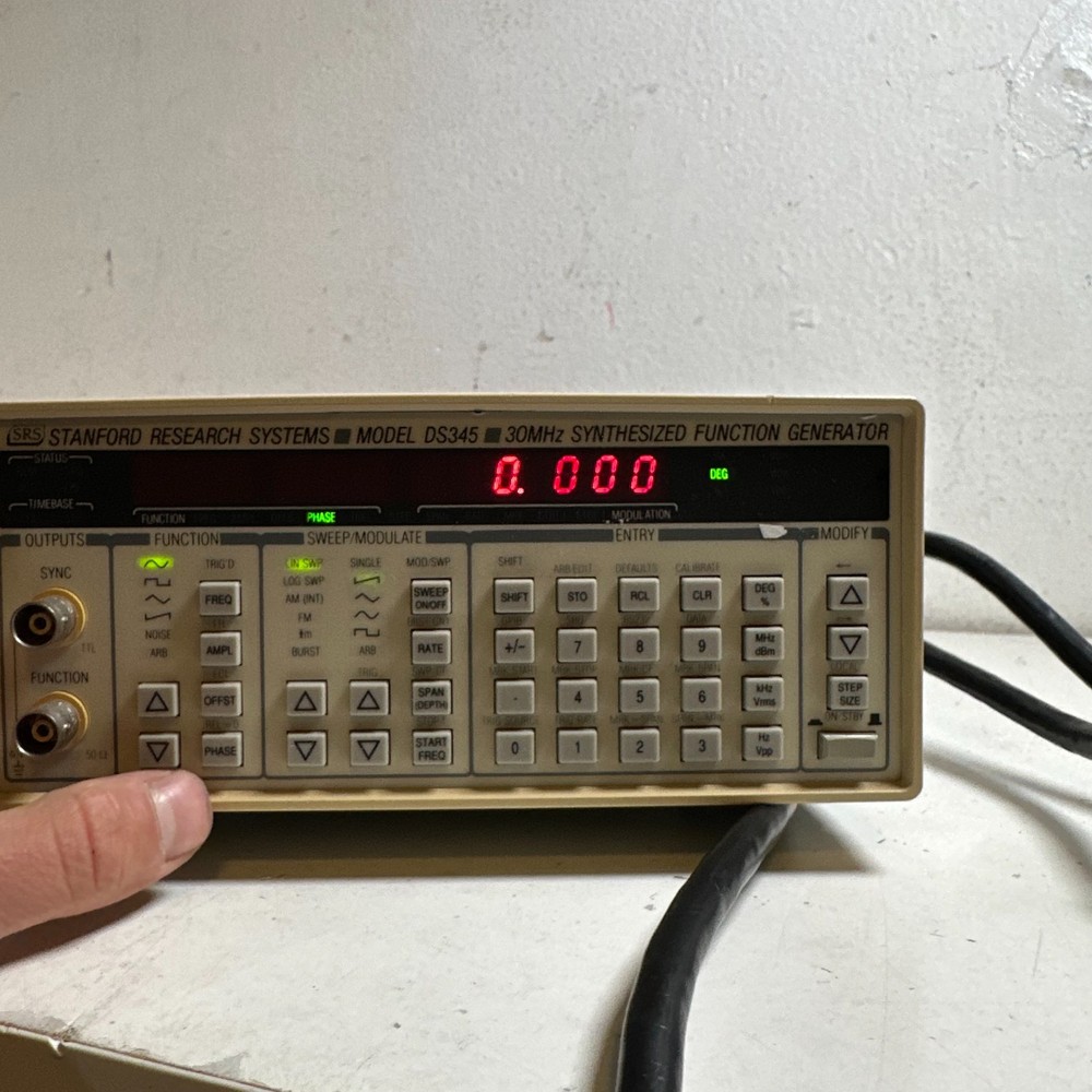 Stanford Research Systems (SRS) DS345 30MHz Synthesized Function Generator